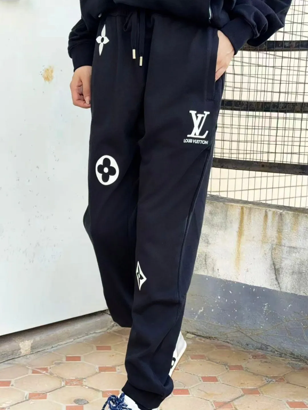 Louis Vuitton/Louis Vuitton 25Fw presbyopic embroidered logo trousers